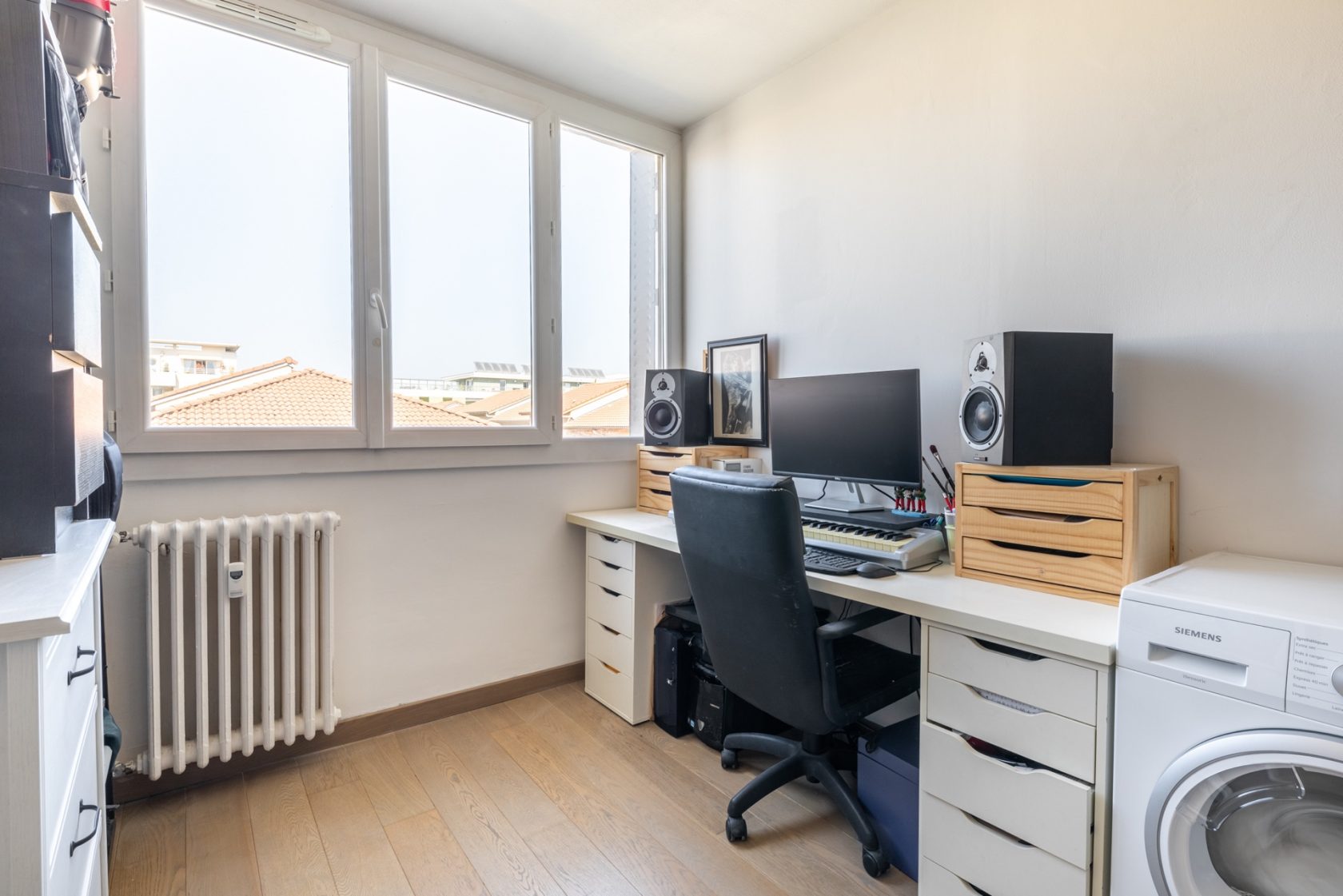 Quiet renovated apartment with terraces and parking