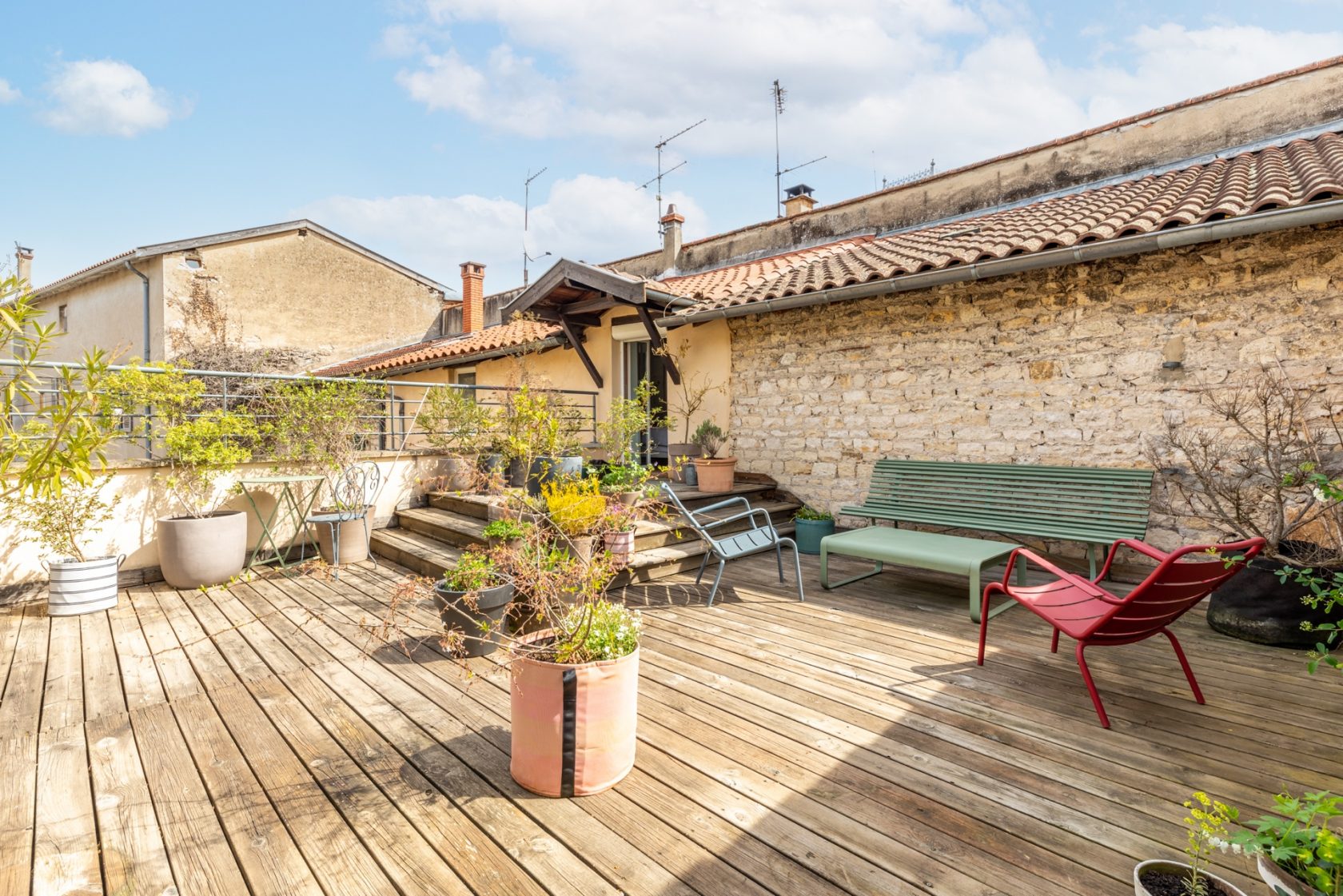 Maison de village avec extérieur