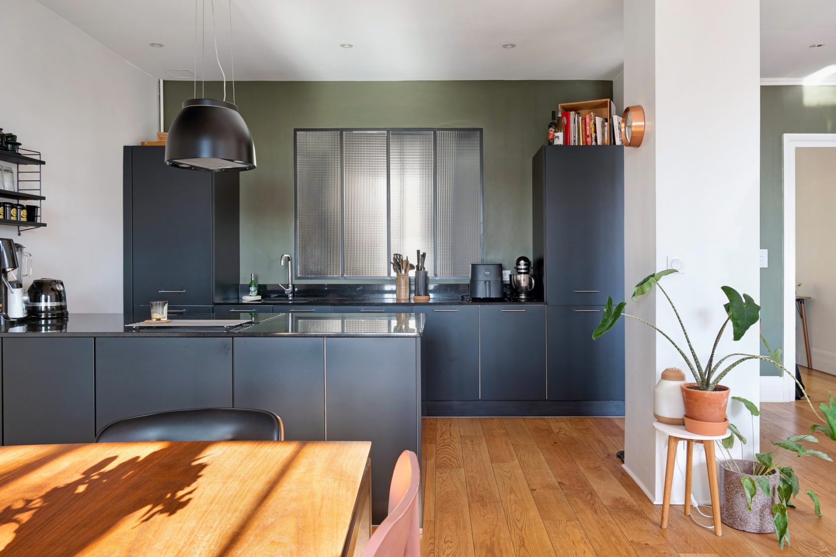 Appartement rénové avec balcon et vue dégagée
