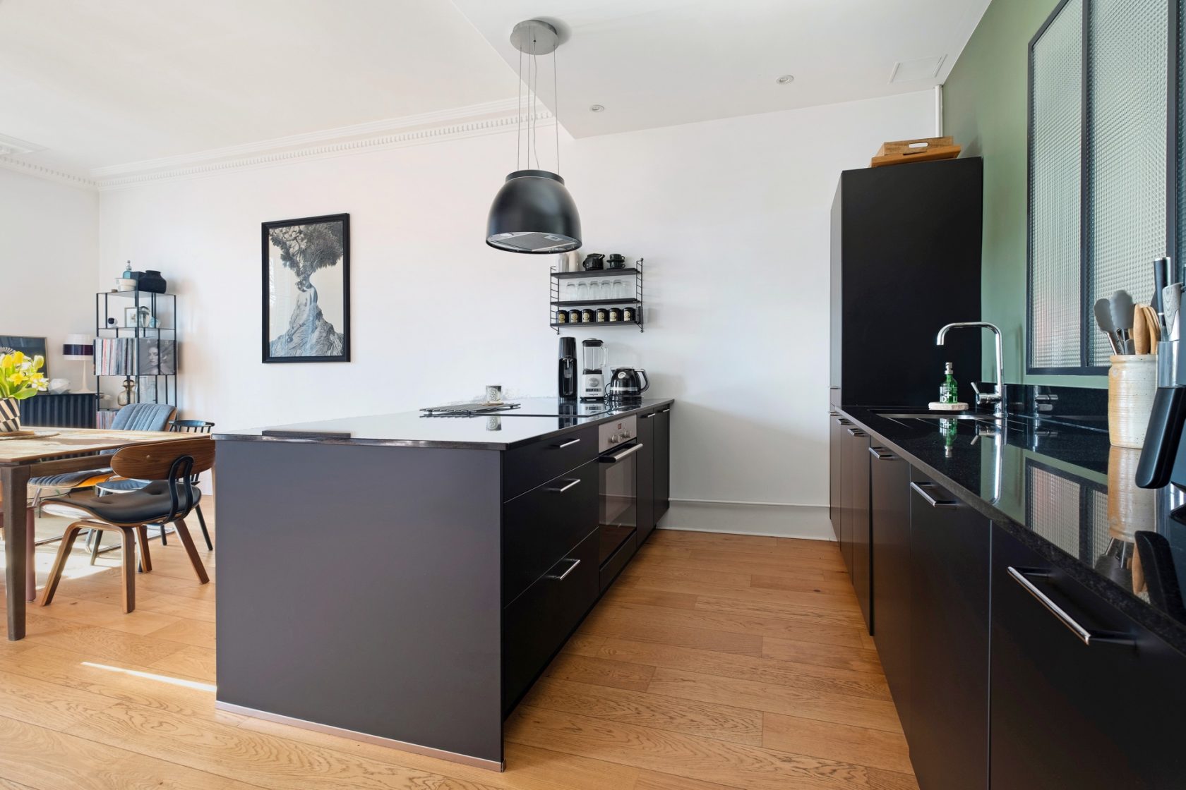 Appartement rénové avec balcon et vue dégagée