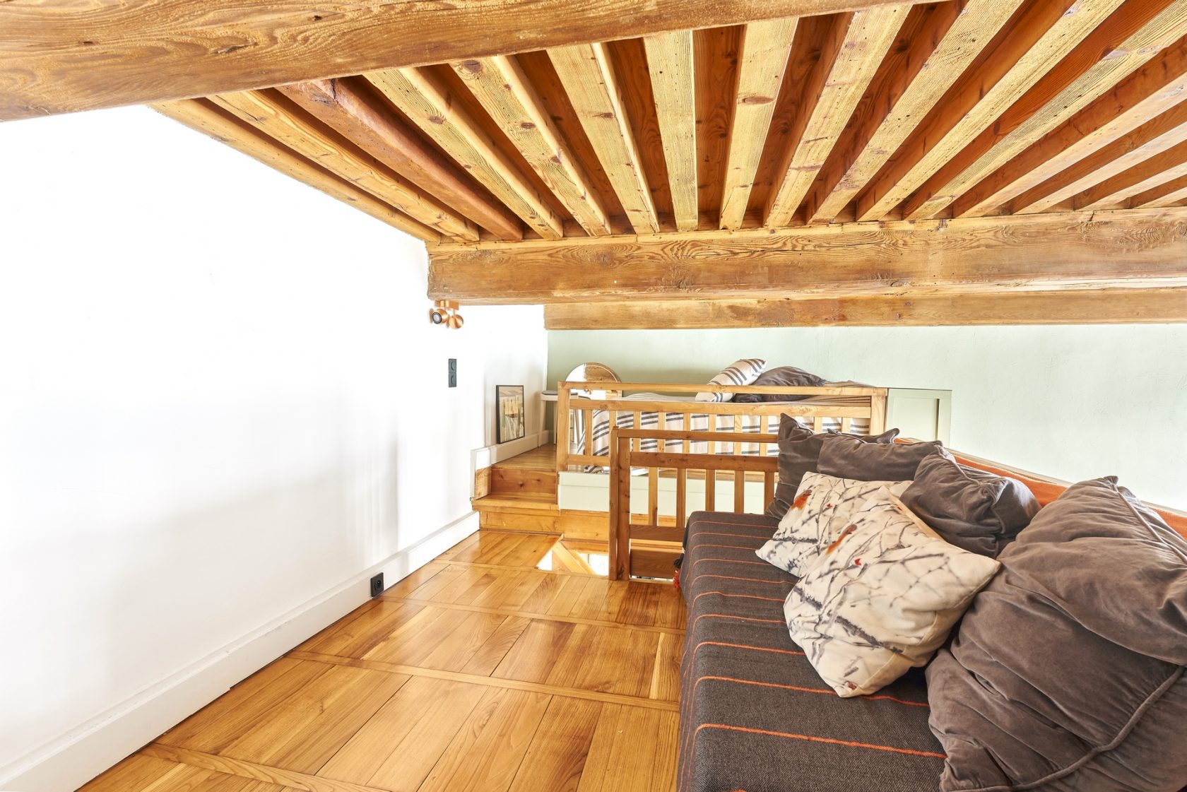 Canut renovated duplex