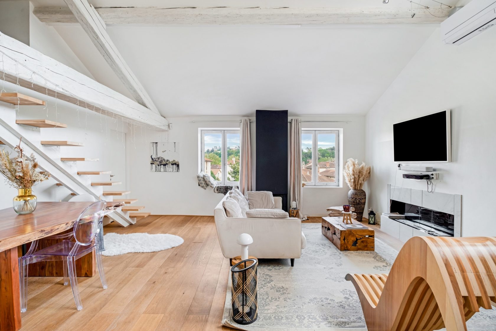 Duplex avec vue sur l’église en plein centre de Couzon