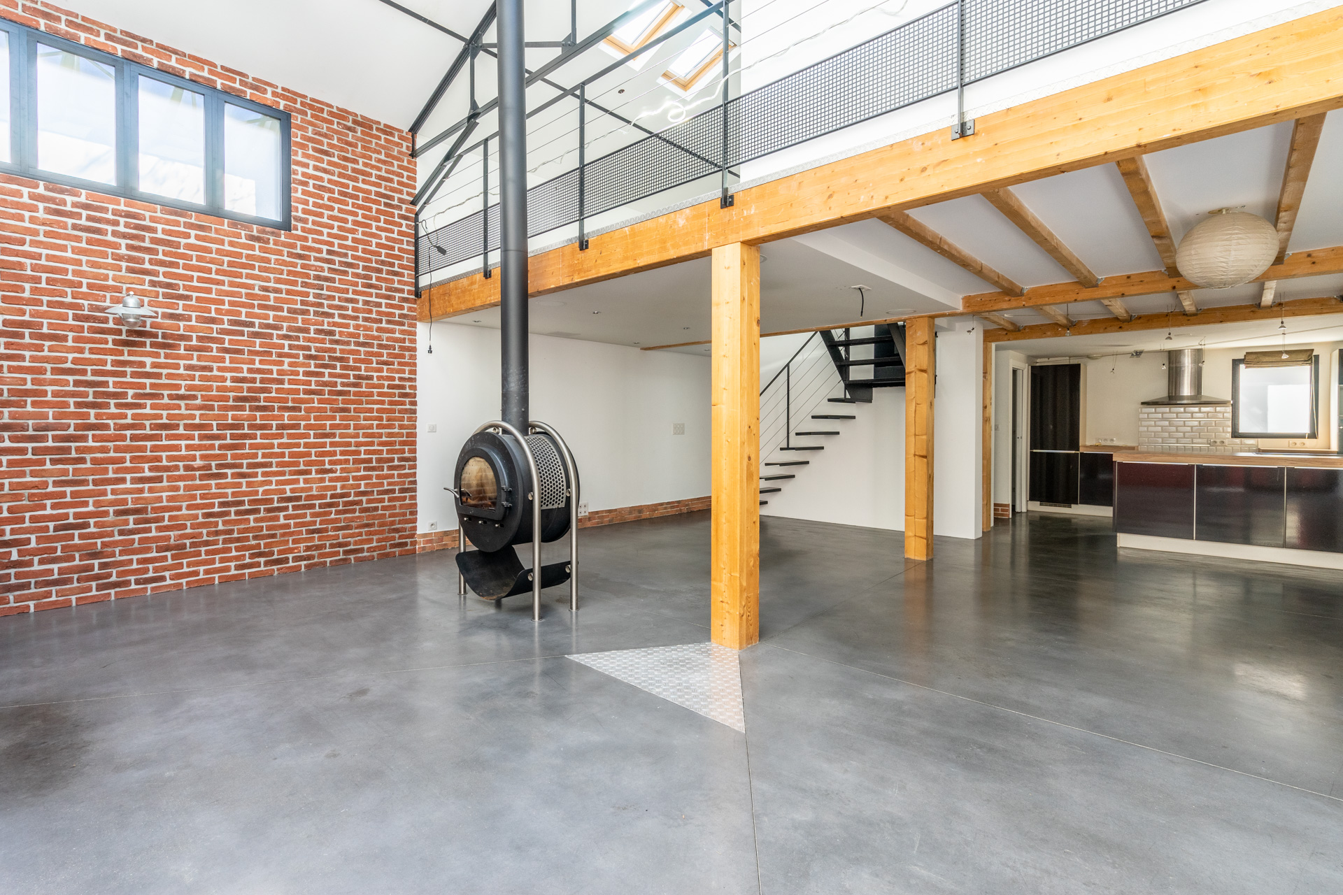 SUPERBE LOFT NICHÉ AU CALME DE SON IMPASSE