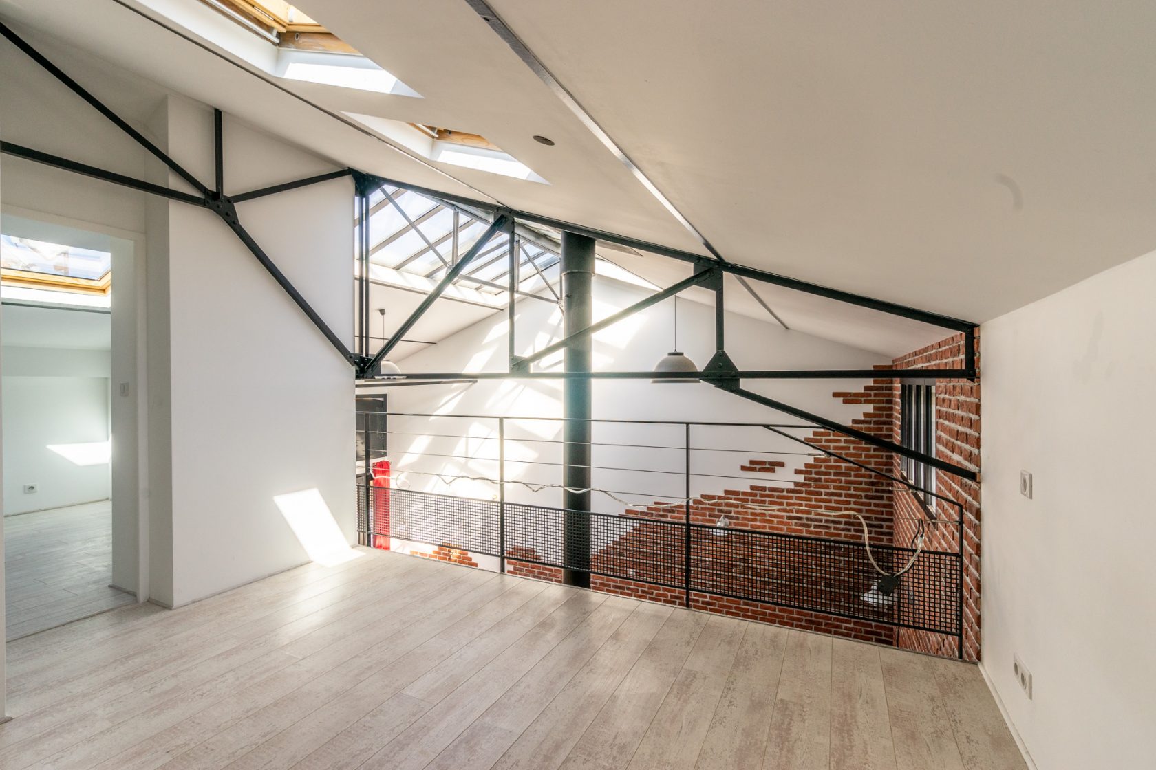 SUPERBE LOFT NICHÉ AU CALME DE SON IMPASSE