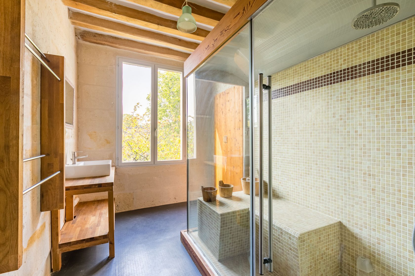 Out of sight – Renovated atypical 19th century family home – Pierrefonds
