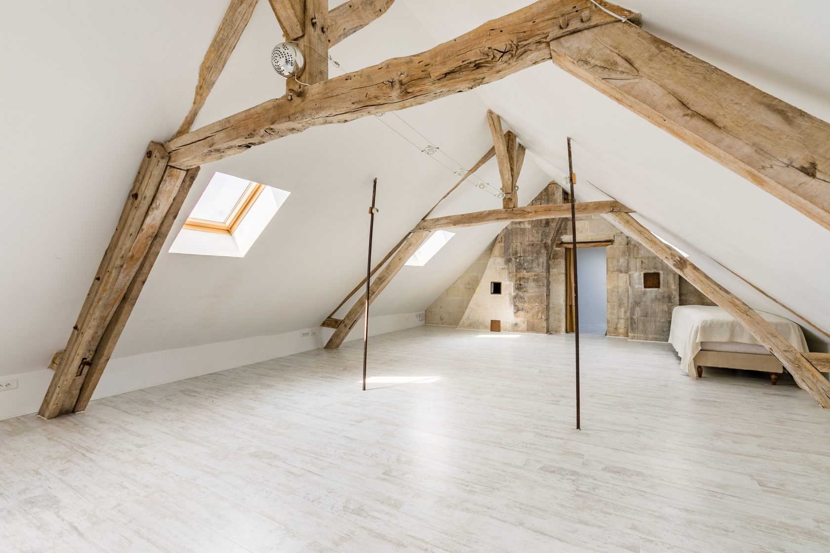 Out of sight – Renovated atypical 19th century family home – Pierrefonds