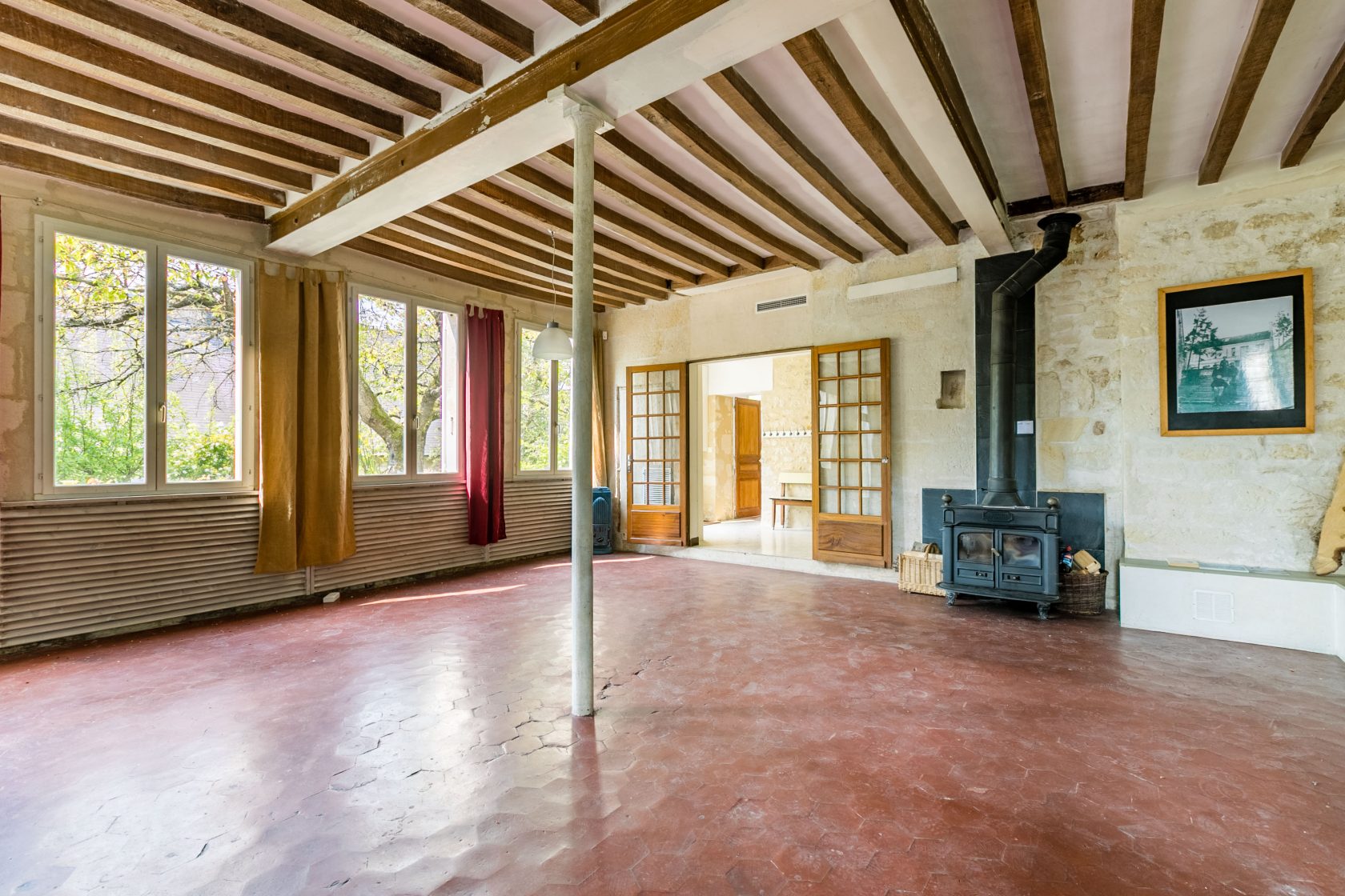 Out of sight – Renovated atypical 19th century family home – Pierrefonds