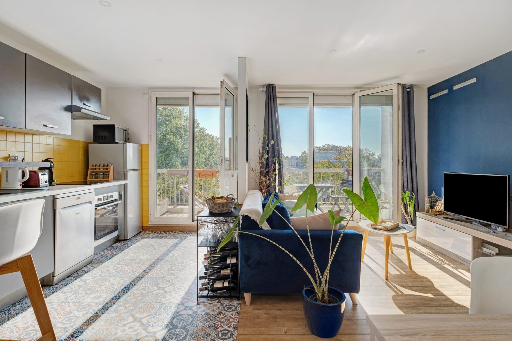 Appartement rénové avec balcon et vue dégagée
