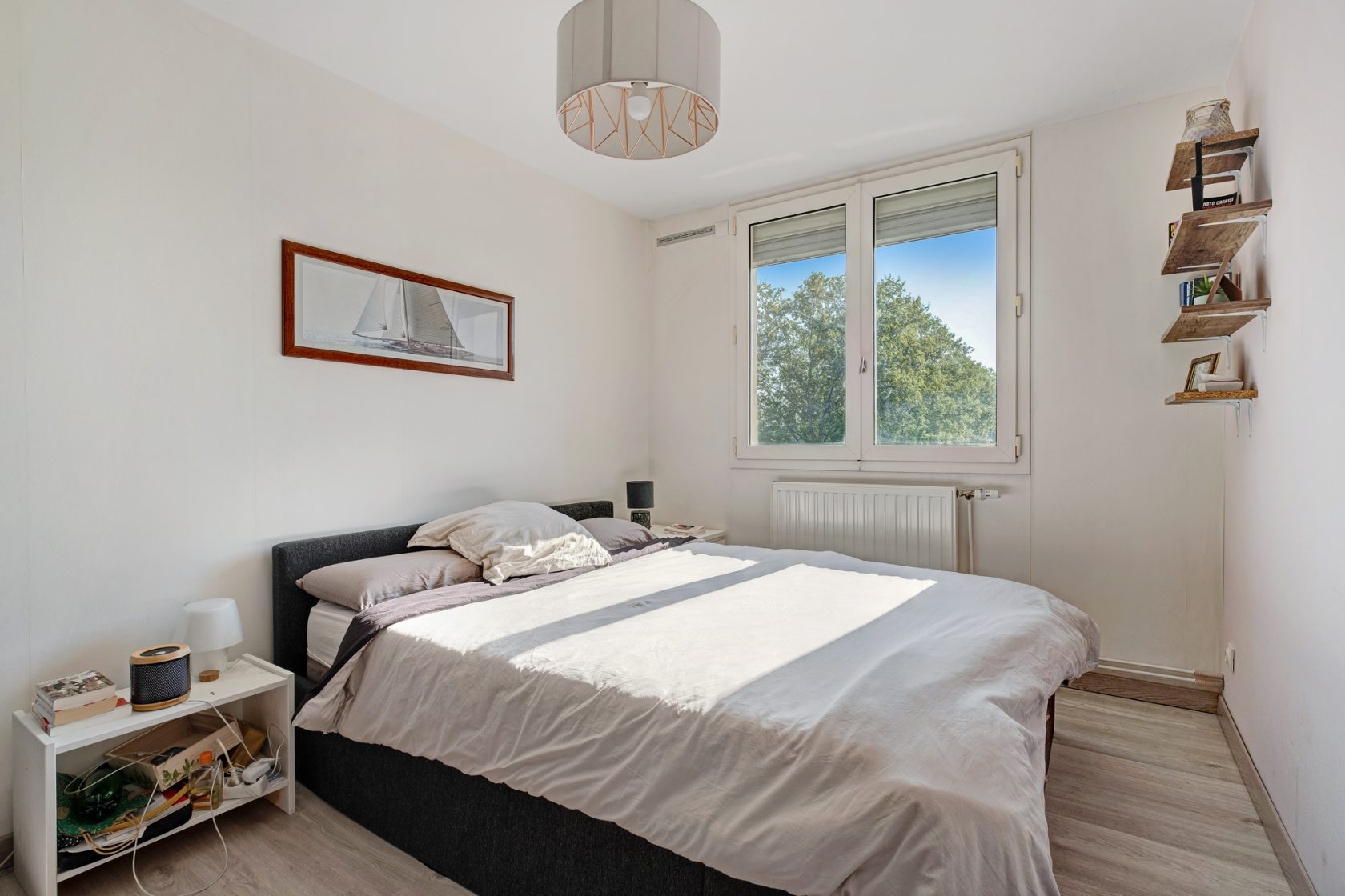 Appartement rénové avec balcon et vue dégagée