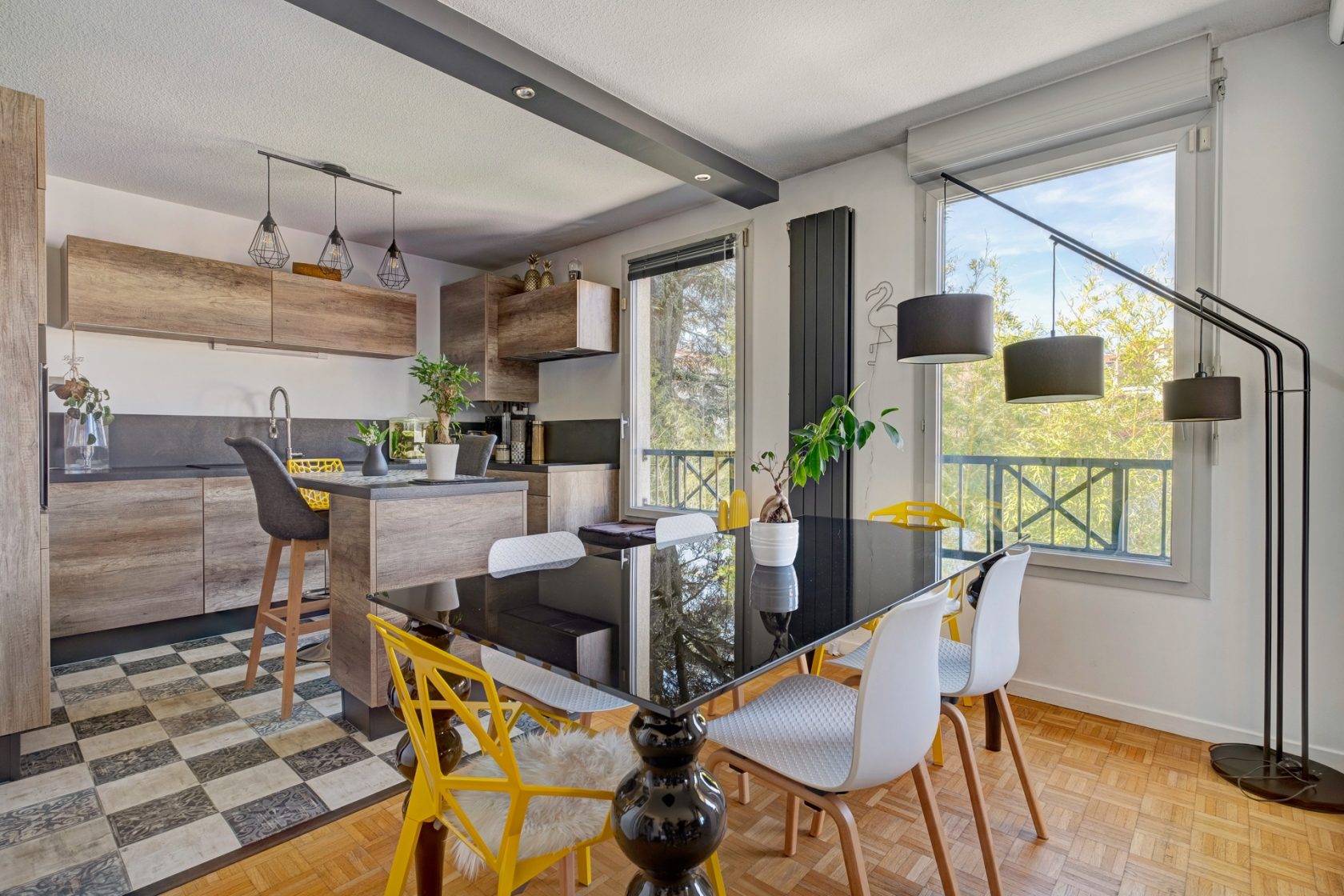 Duplex on the top floor in the heart of the point of the day