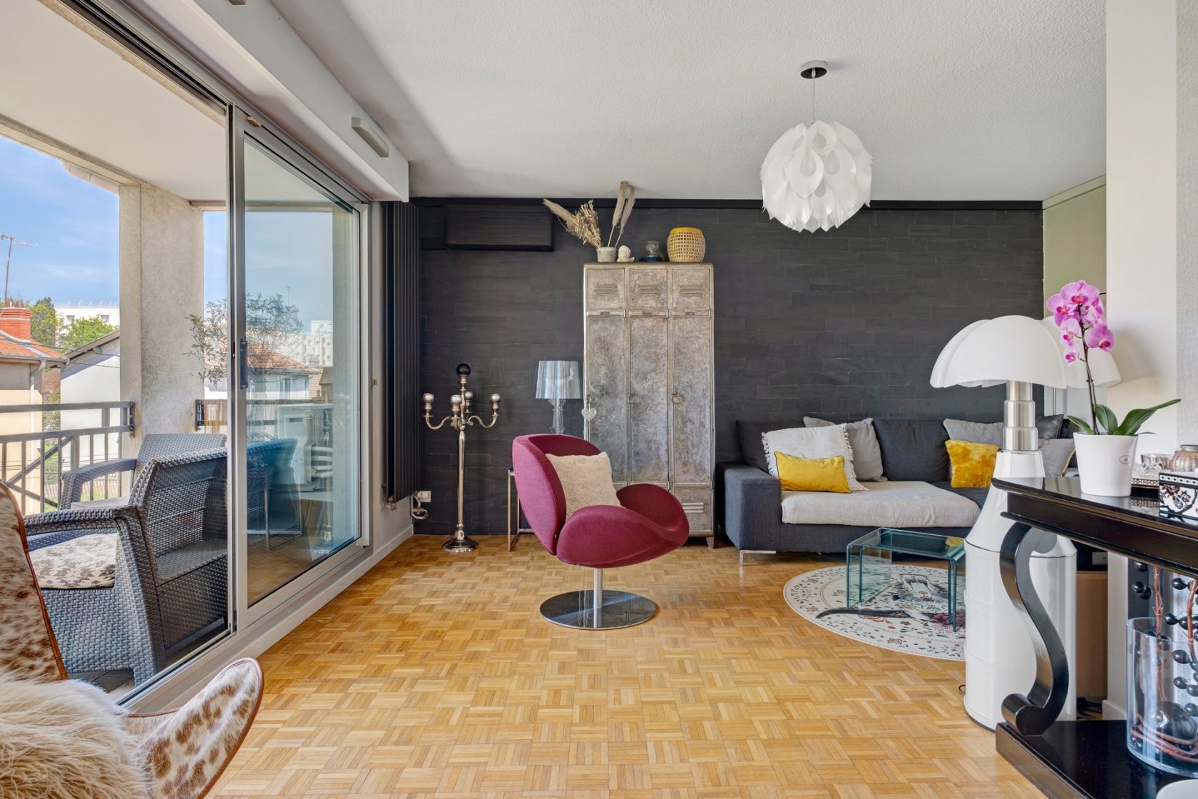 Duplex on the top floor in the heart of the point of the day