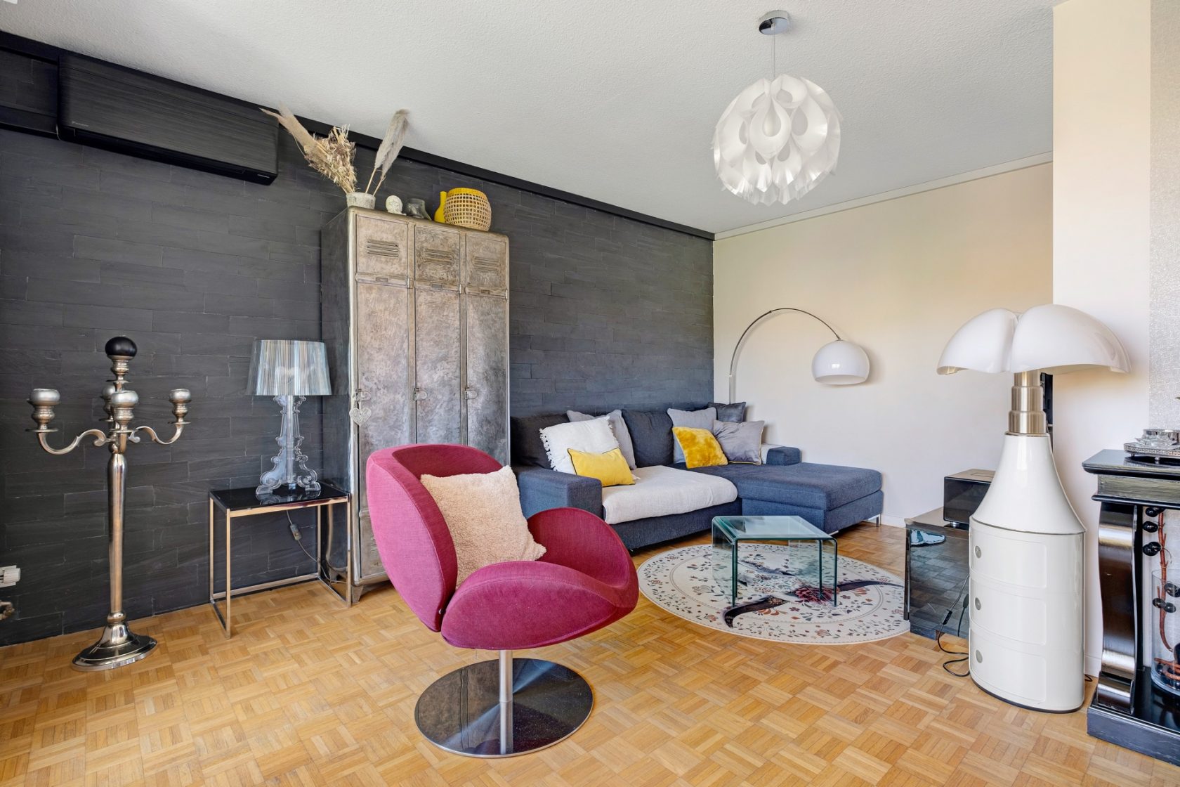 Duplex on the top floor in the heart of the point of the day