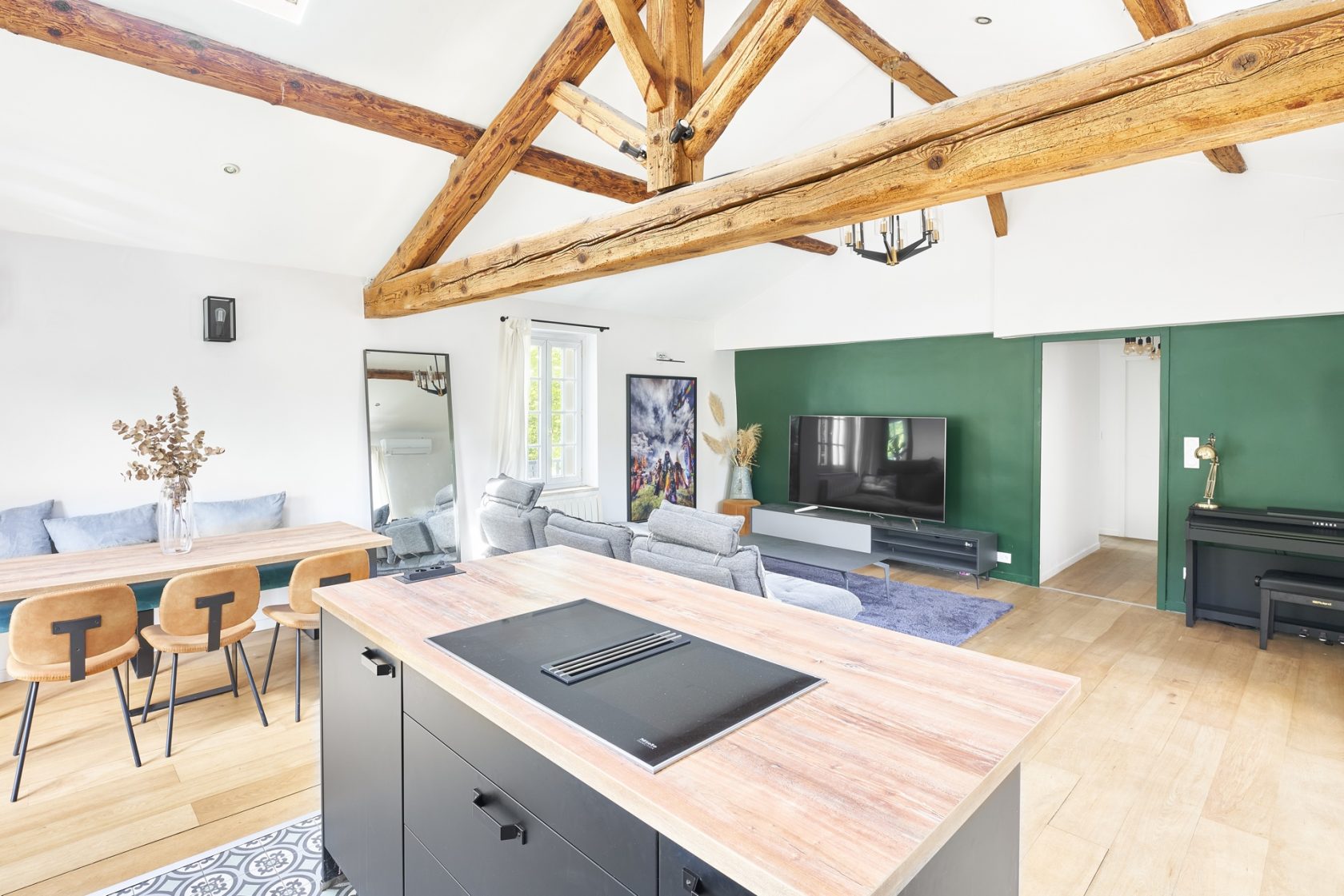 Apartment with terrace