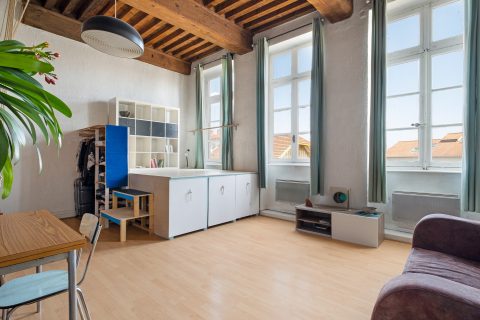 Duplex canut with elevator