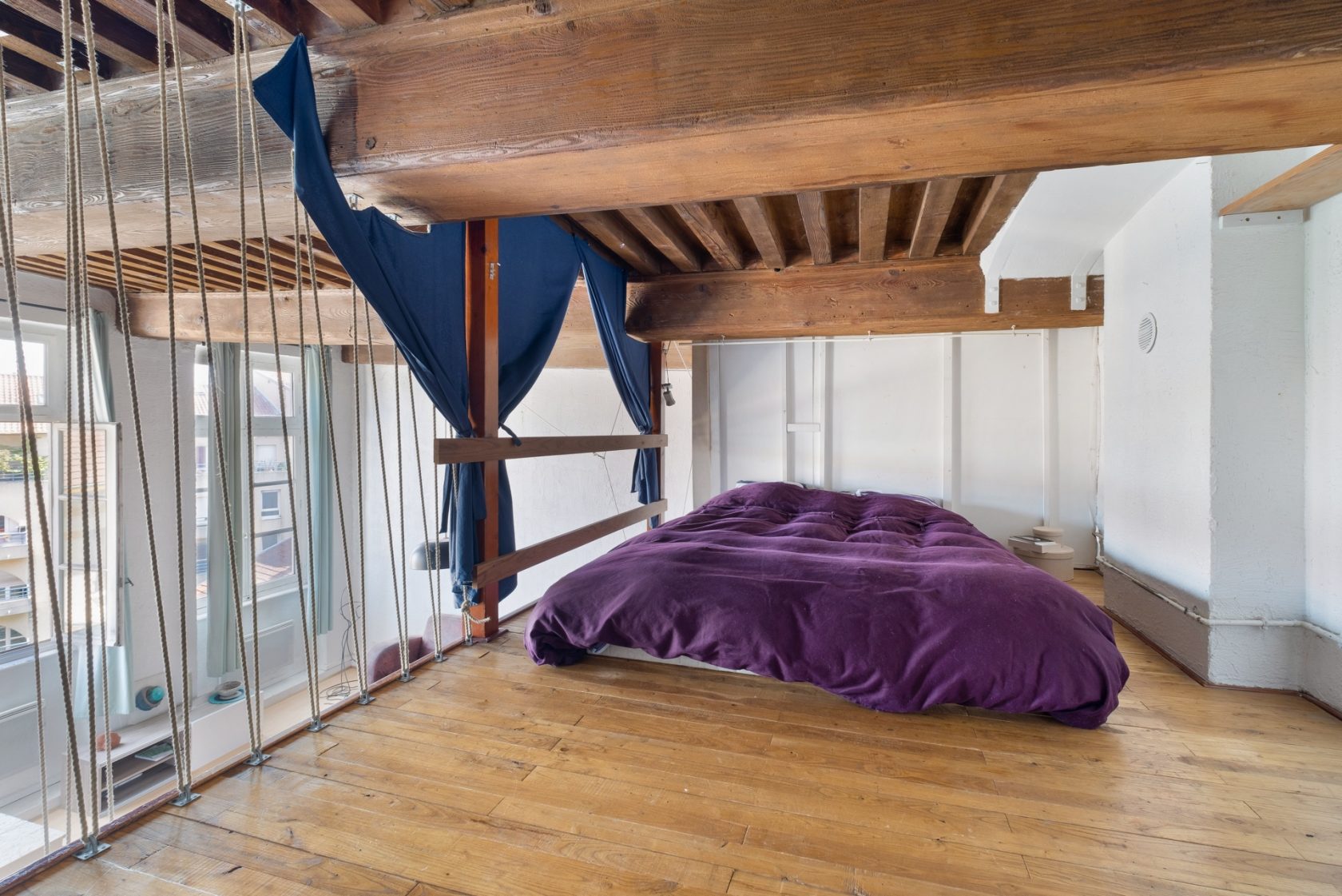 Duplex canut with elevator