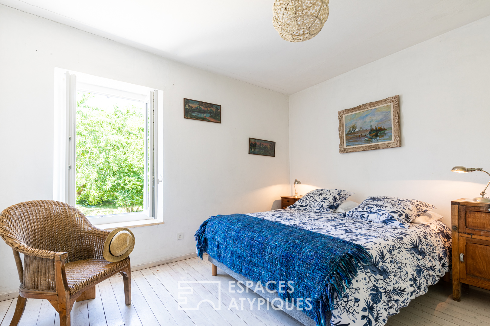 Bucolic Charentaise and its romantic garden