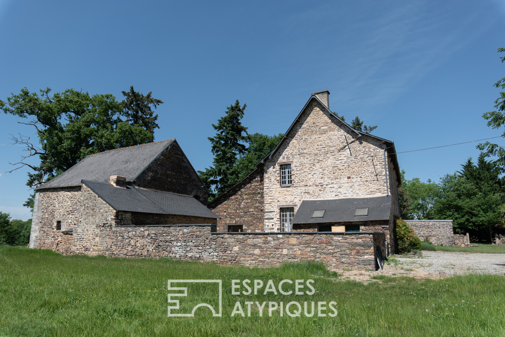 15th century manor, chapel and outbuildings