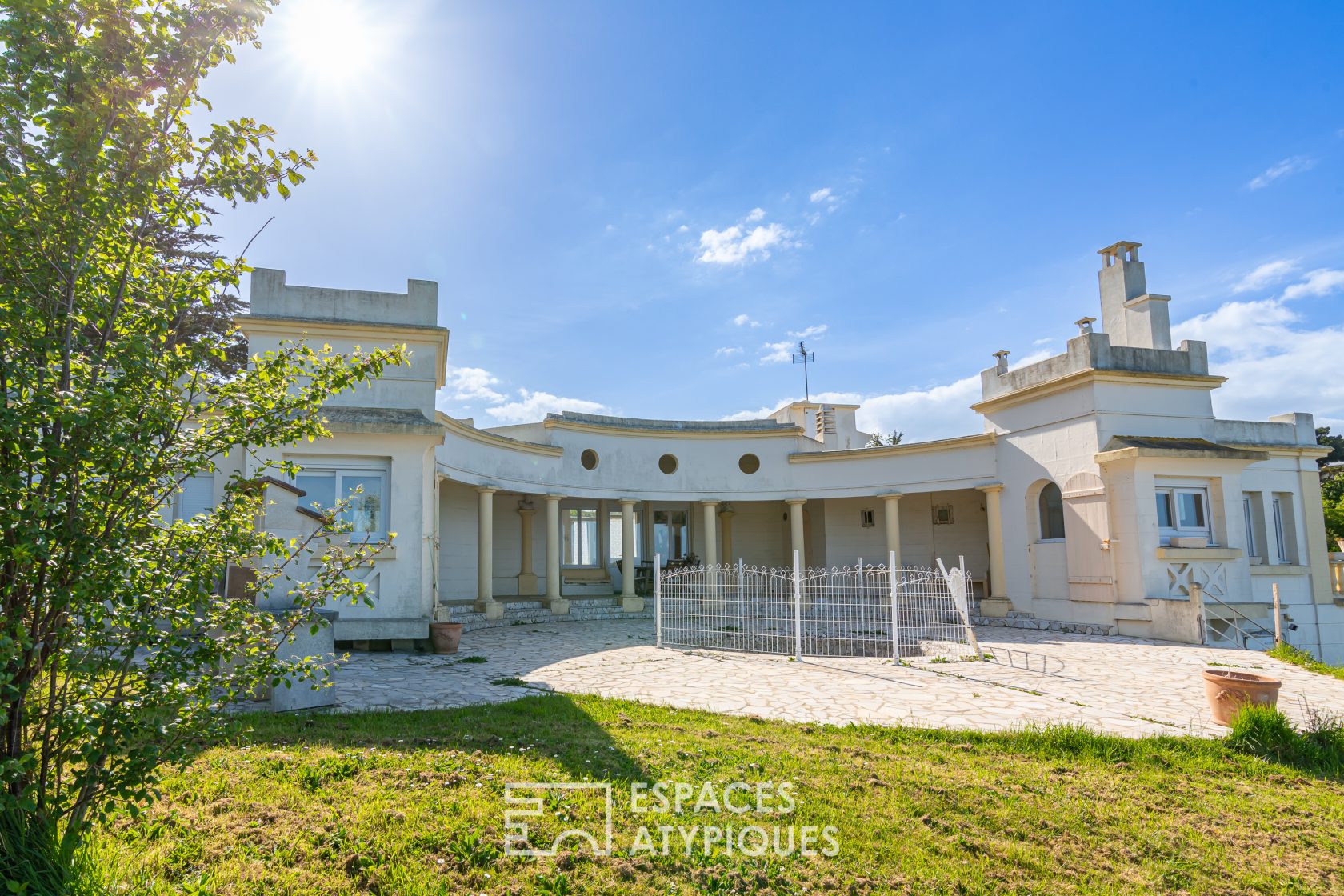 VILLA ROMAINE AVEC VUE IMPRENABLE SUR LA MER