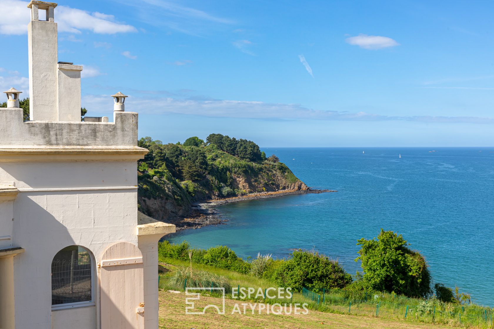 VILLA ROMAINE AVEC VUE IMPRENABLE SUR LA MER