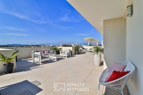 Superbe appartement en attique et sa terrasse grand volume