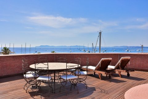 Lighthouse with ROOFTOP 350° sea view