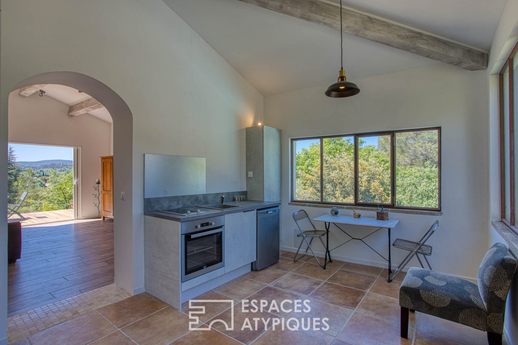 Propriété avec vue aux senteurs provençales