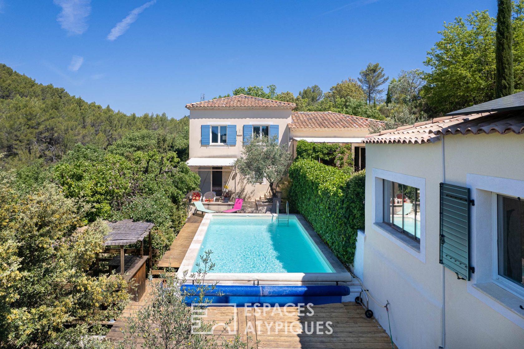 Propriété avec vue aux senteurs provençales
