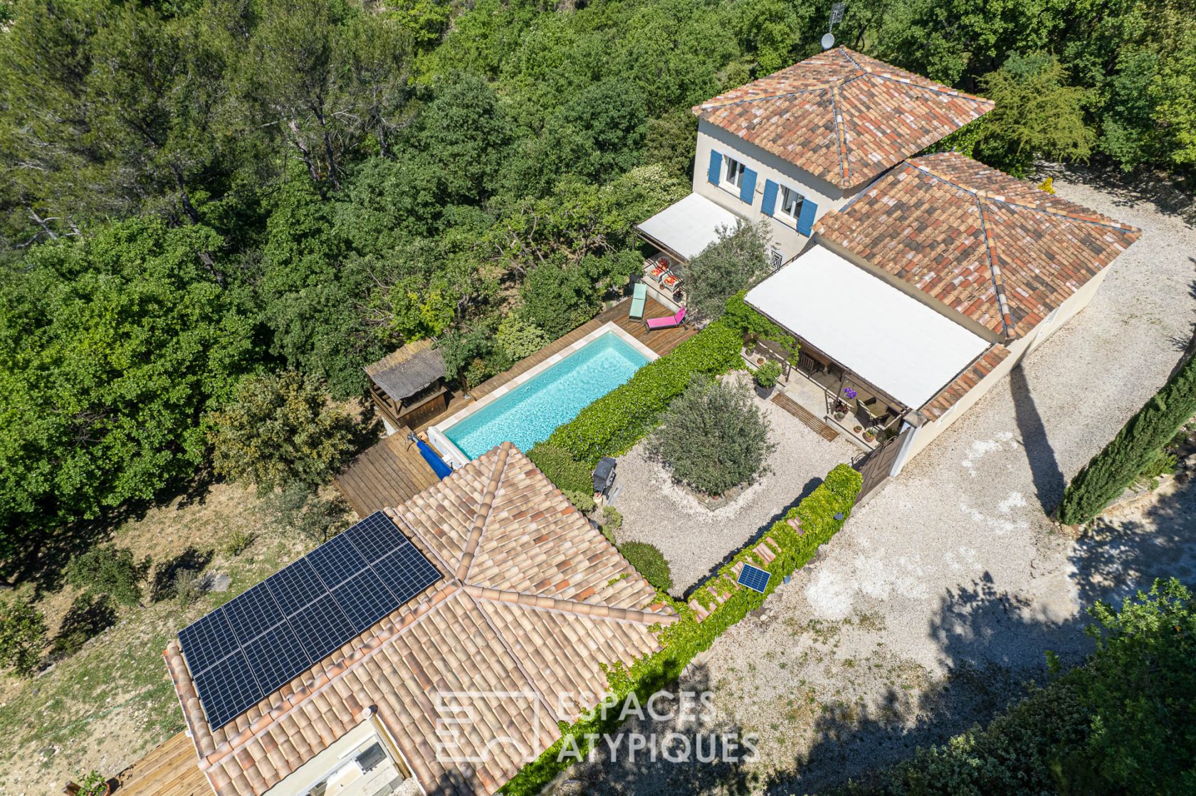 Propriété avec vue aux senteurs provençales
