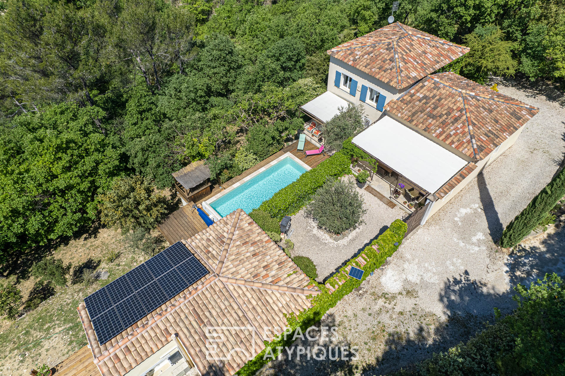 Propriété avec vue aux senteurs provençales