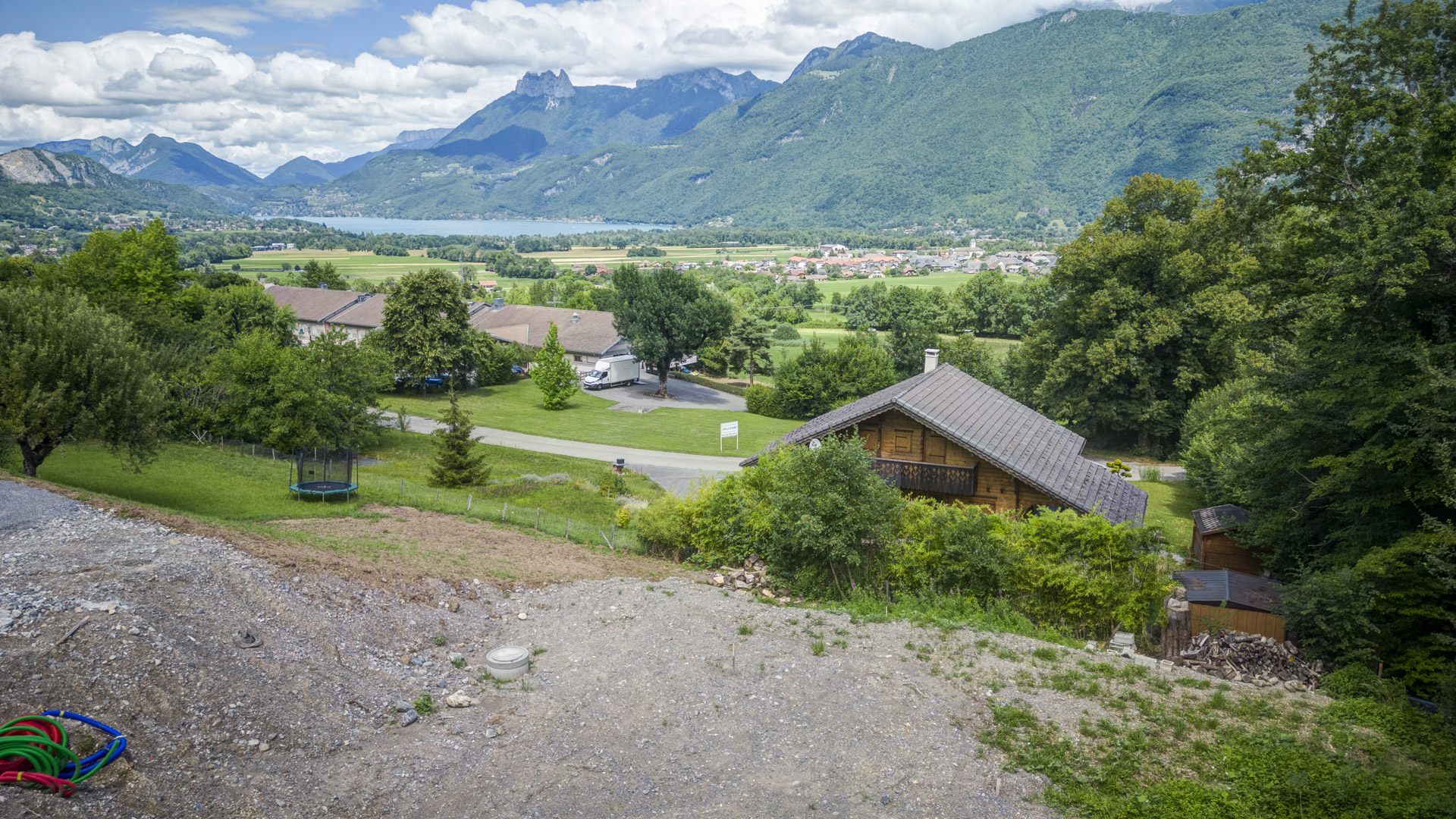 Terrain viabilisé à bâtir avec vue lac