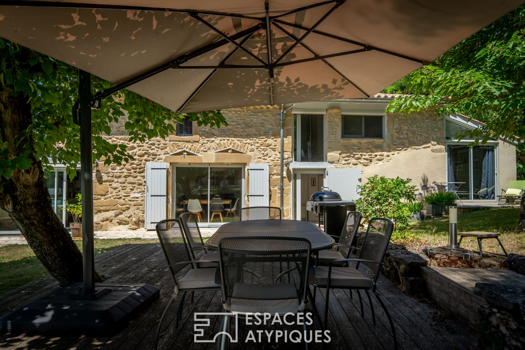 Renovated house, in a quiet area with a nice view, without any nuisance: rare!