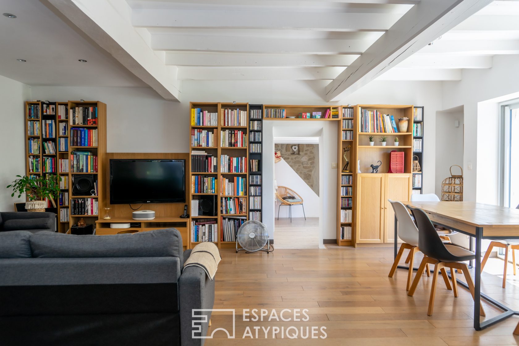 Renovated house, in a quiet area with a nice view, without any nuisance: rare!