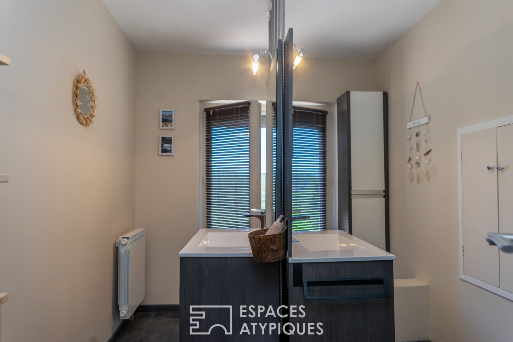 Renovated house, in a quiet area with a nice view, without any nuisance: rare!
