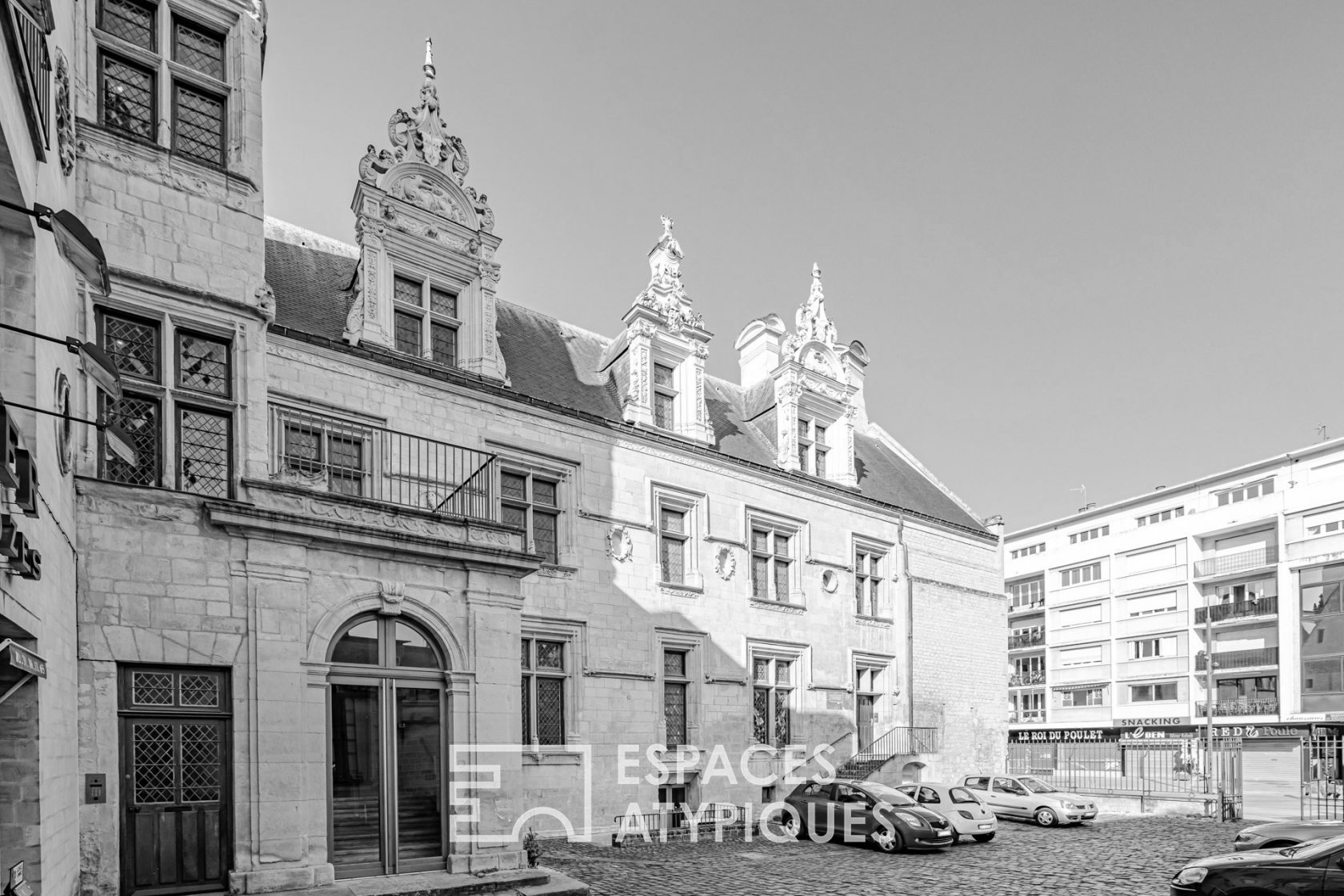 LOUÉ / Appartement haut-de-gamme dans immeuble historique