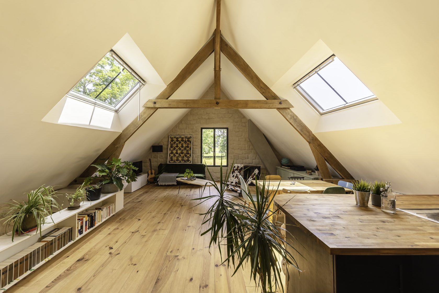 Former tack room converted into a dwelling and its three horse boxes.
