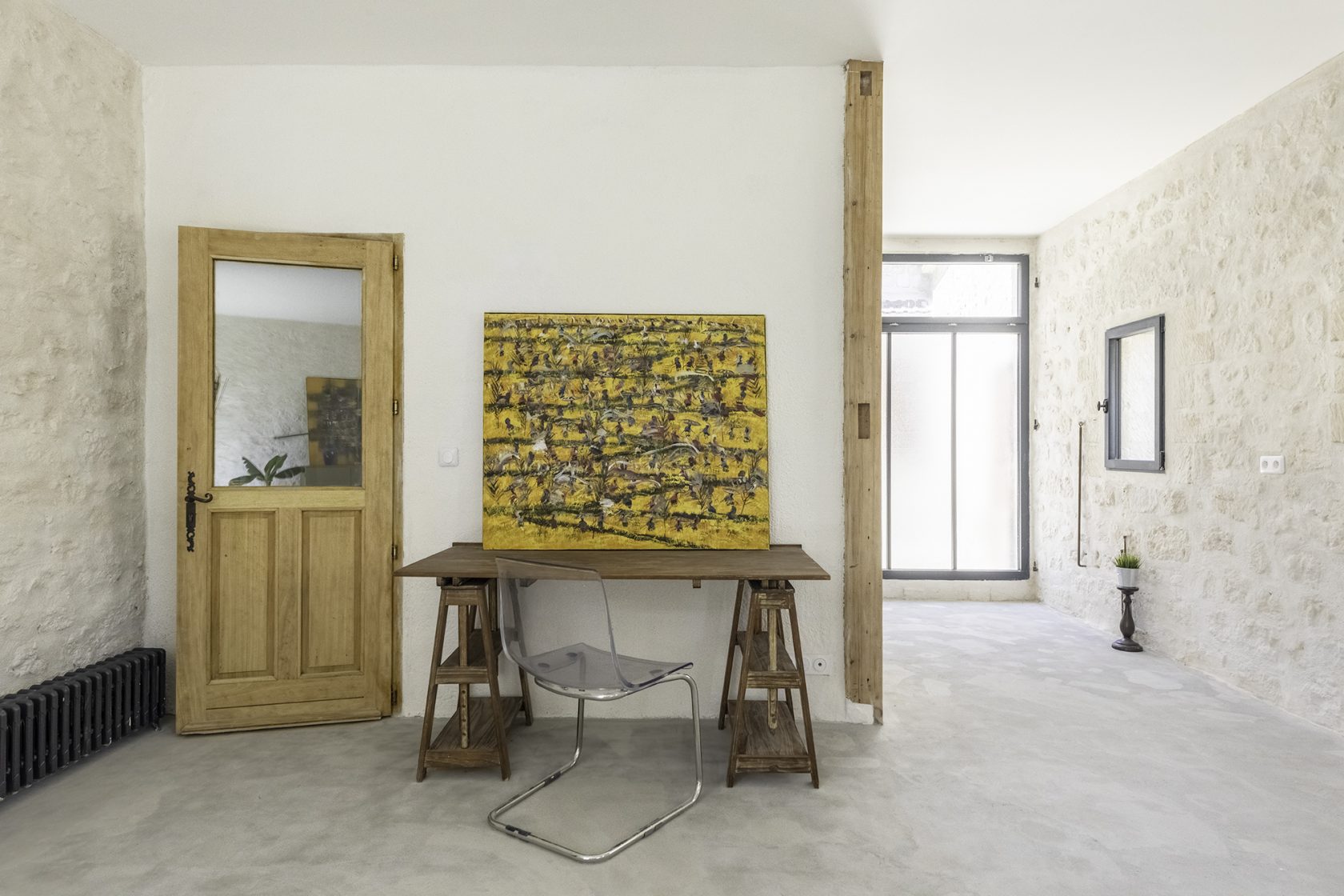 Former tack room converted into a dwelling and its three horse boxes.