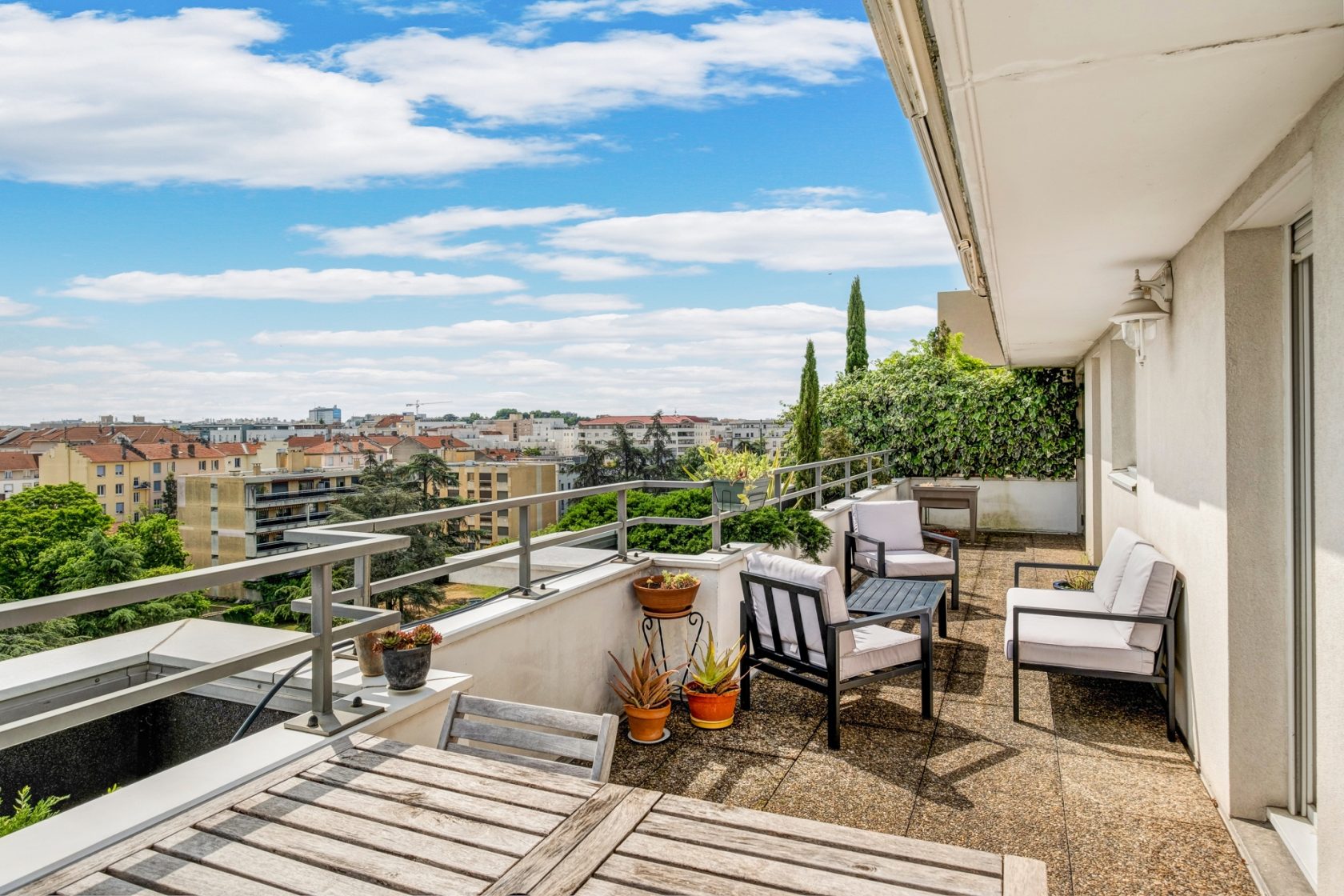 Top floor duplex with terraces