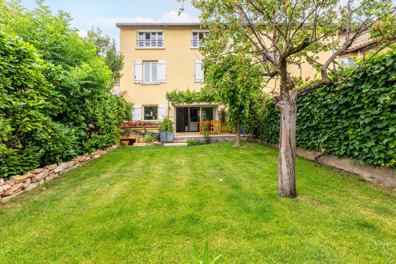Townhouse with exterior in the heart of Villefranche sur Saône