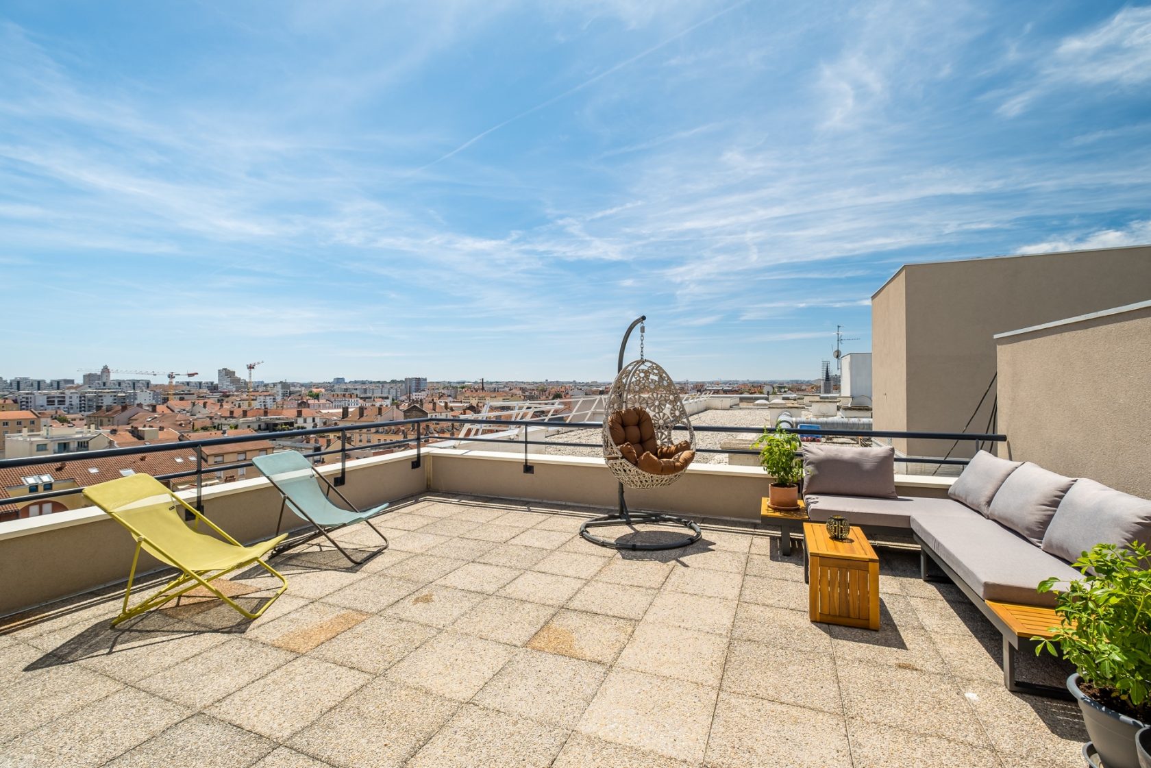 T3 renovated on the top floor with terrace