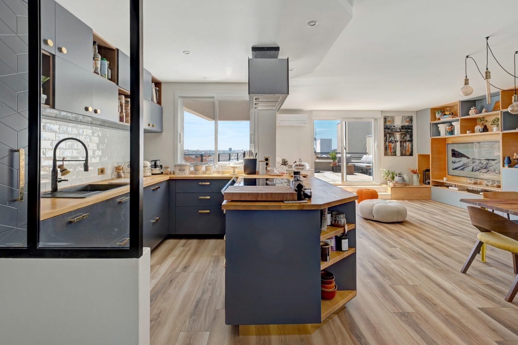 T3 renovated on the top floor with terrace