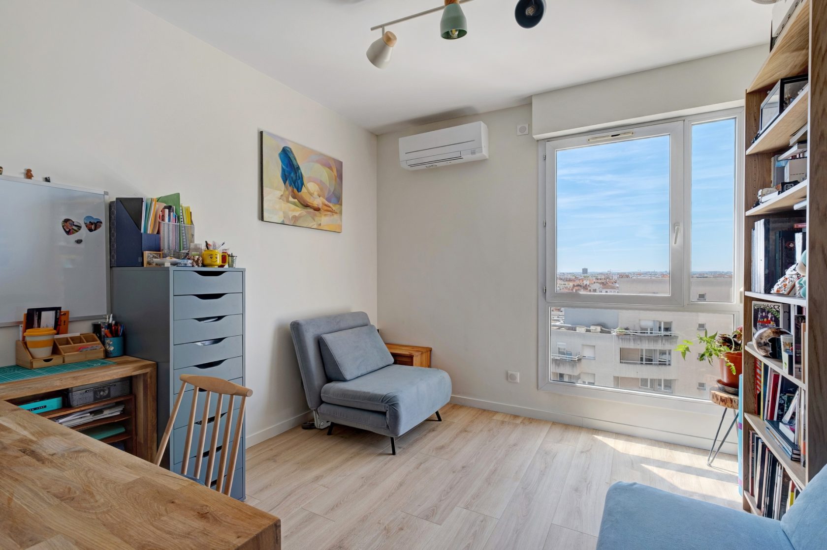 T3 renovated on the top floor with terrace