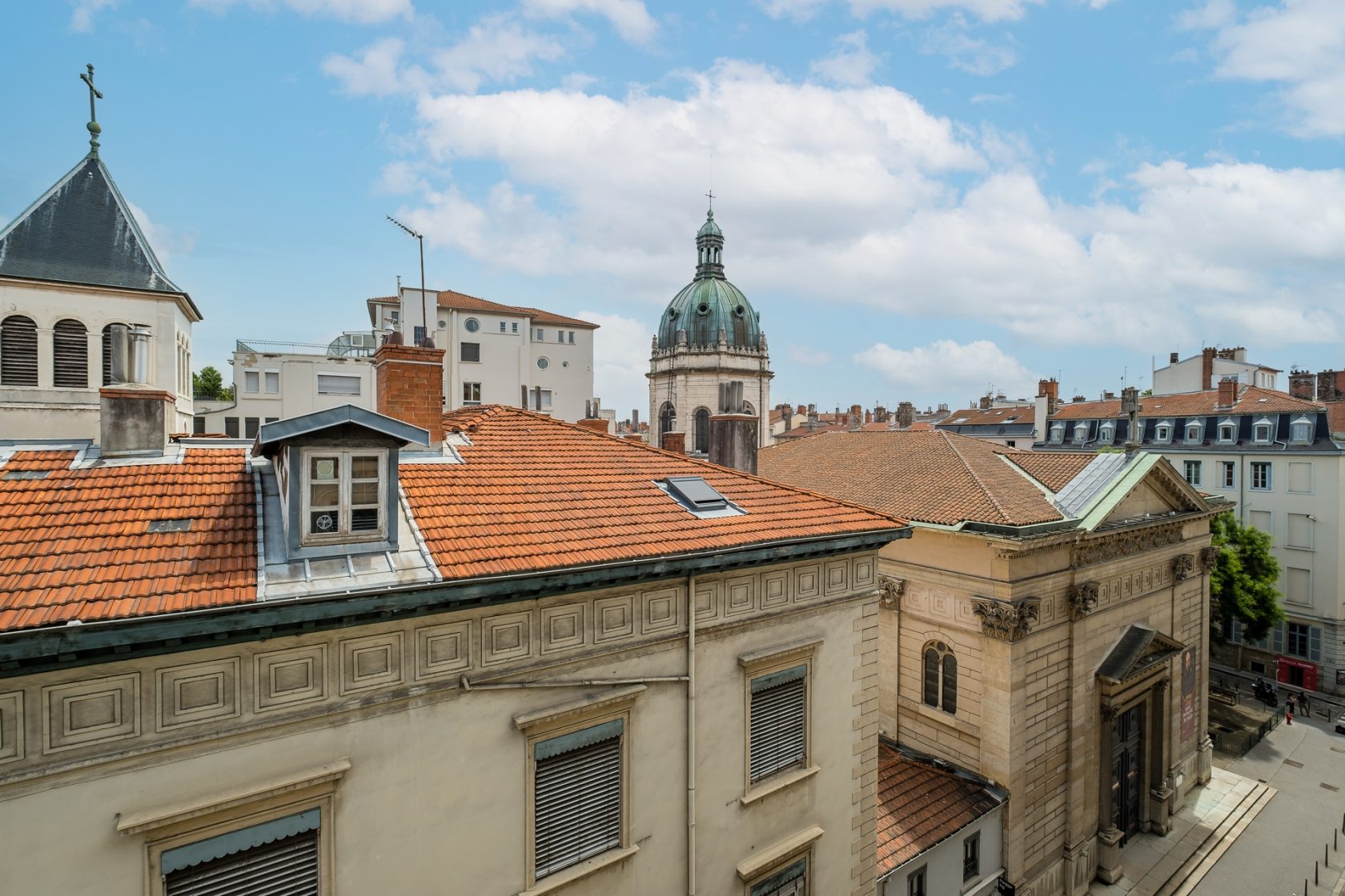 Appartement rénové avec vue