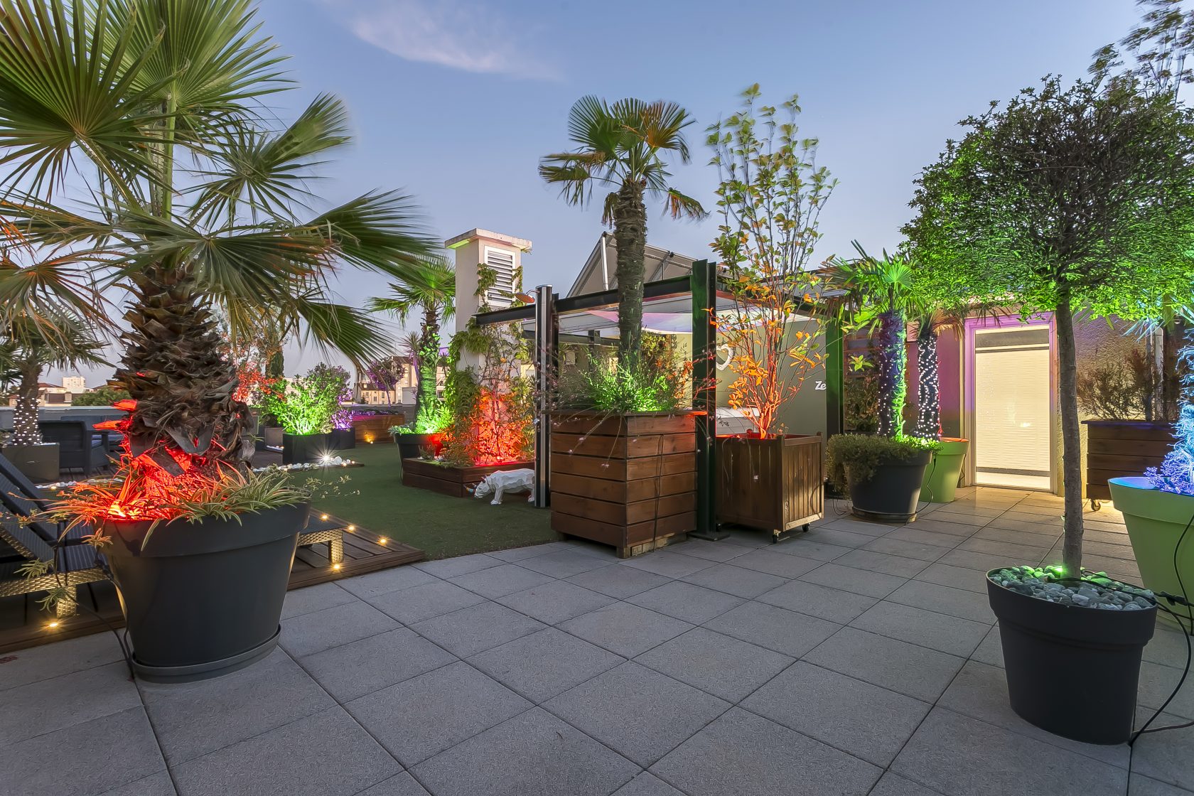 Toit terrasse avec jacuzzi