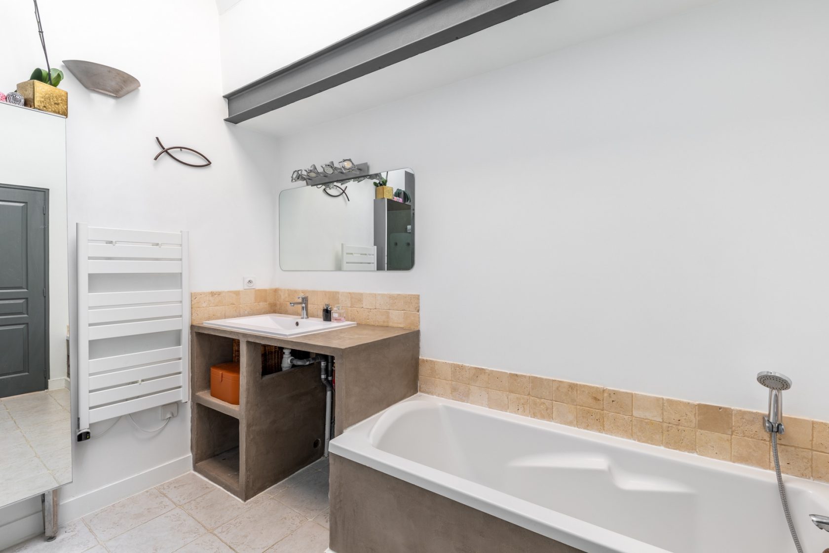 Loft house near Place Saint-Anne
