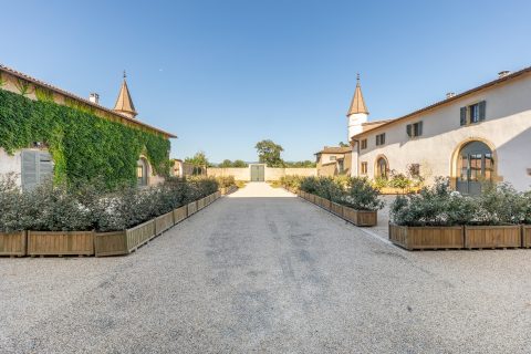 Appartement rénové dans les dépendances d’un château