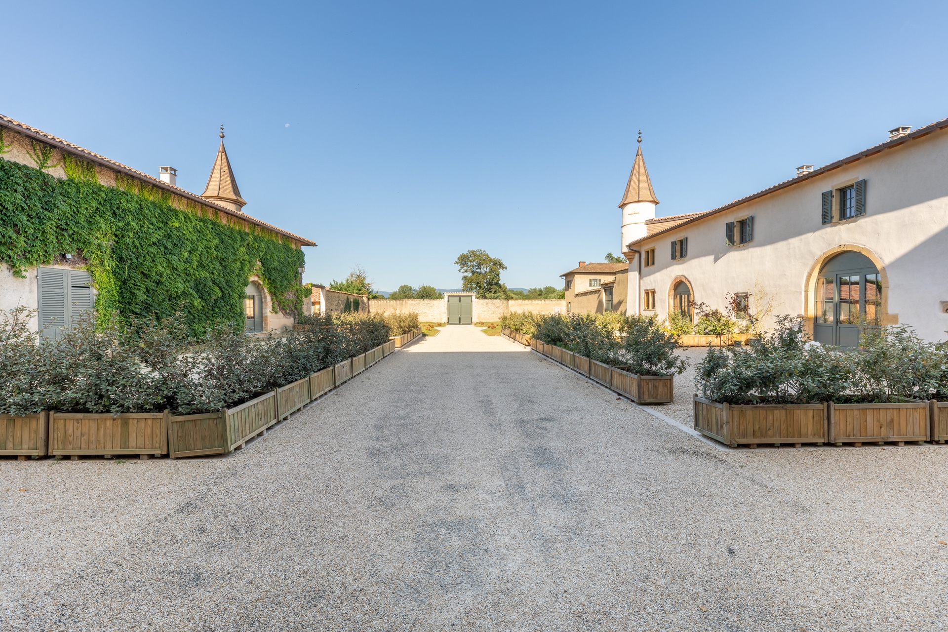 Renovated apartment in the outbuildings of a castle