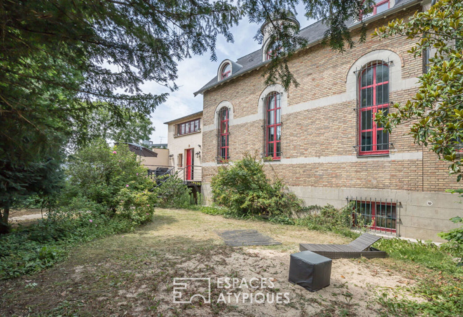 Former chapel rehabilitated with terrace and garden