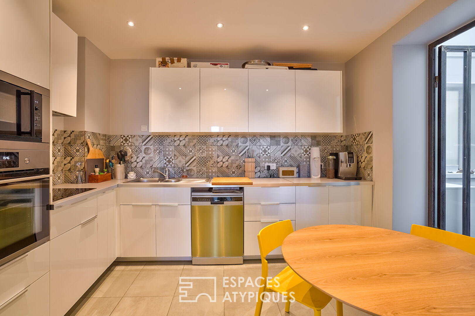 Superb duplex 2 minutes from the Market Square