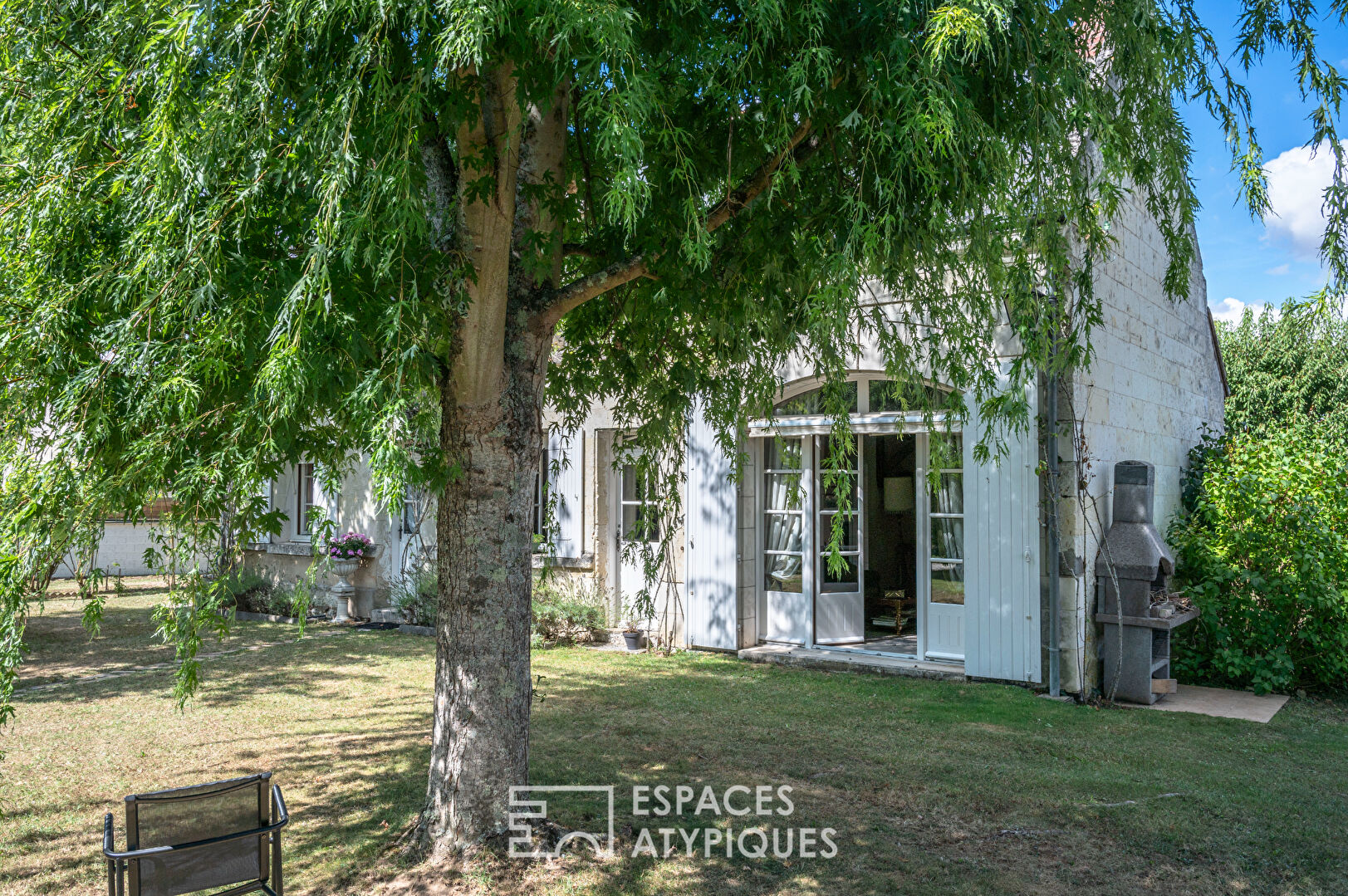 Maison au charme bucolique avec dépendances