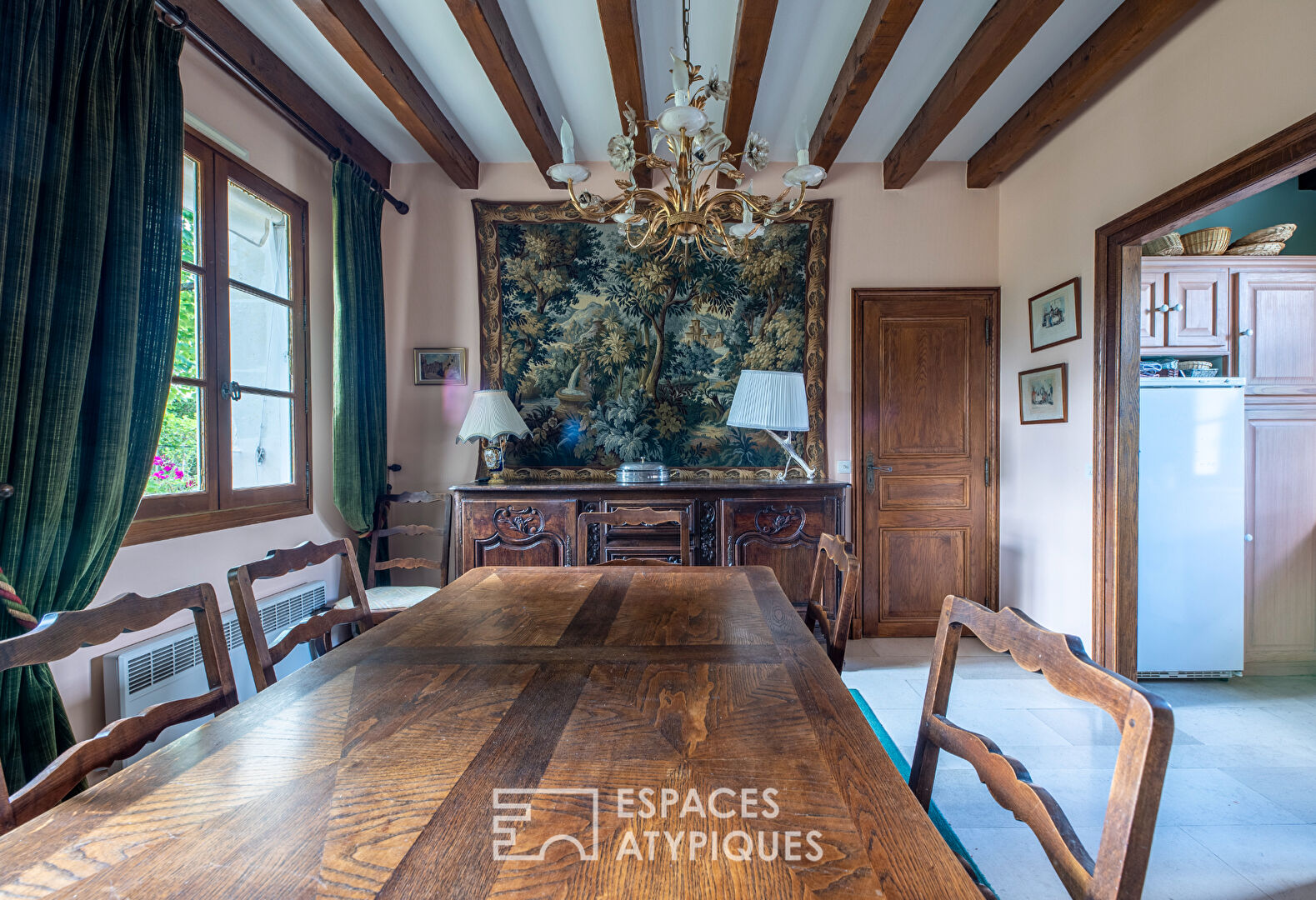 Maison au charme bucolique avec dépendances